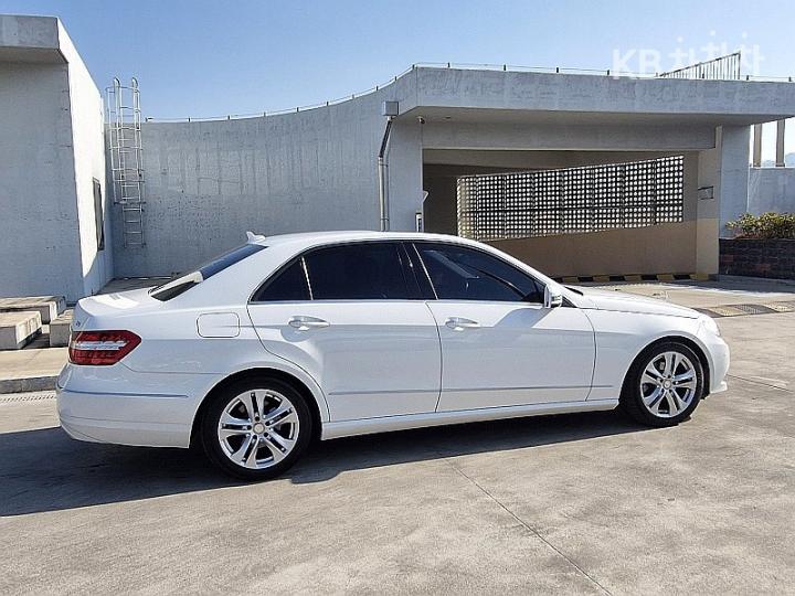 Mercedes-Benz E-Class New E220 CDI Avantgarde W212 6