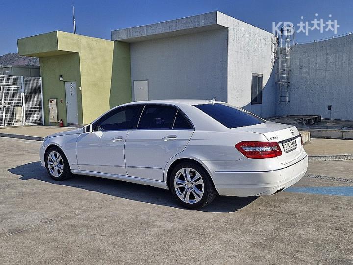 Mercedes-Benz E-Class New E220 CDI Avantgarde W212 7