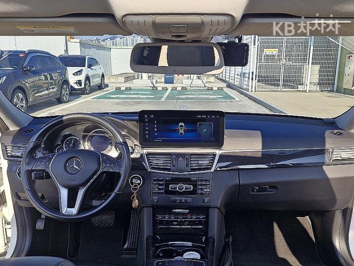 Mercedes-Benz E-Class New E220 CDI Avantgarde W212 8