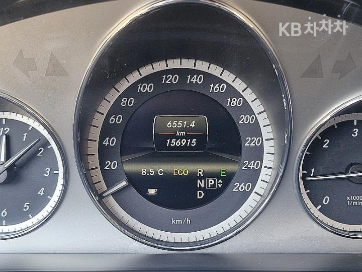 Mercedes-Benz E-Class New E220 CDI Avantgarde W212 9