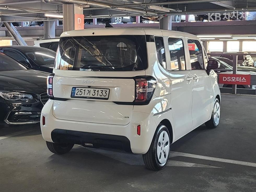 2023 - kia kia