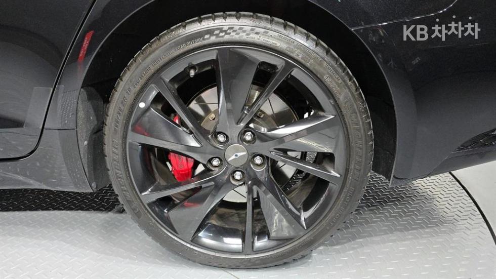 2022 Genesis G70 photo