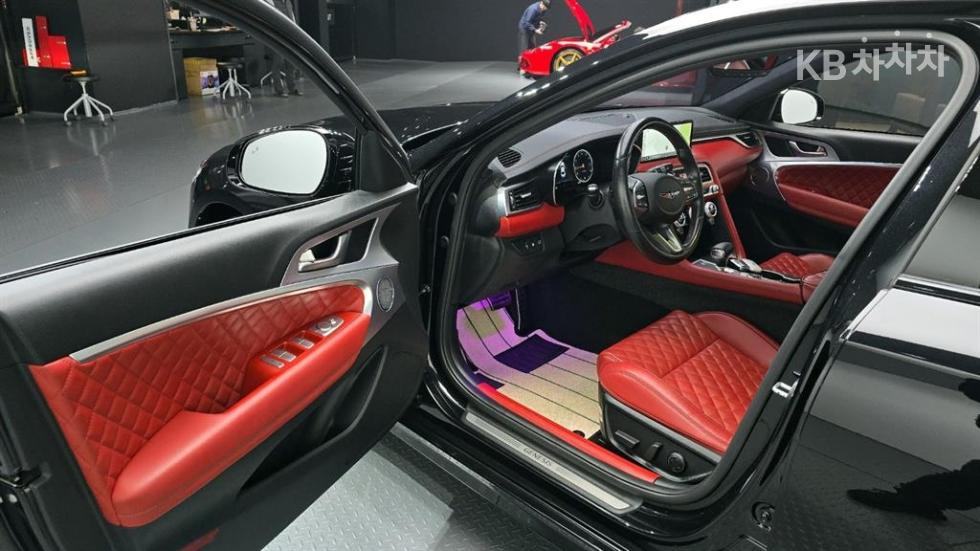 2022 Genesis G70 photo