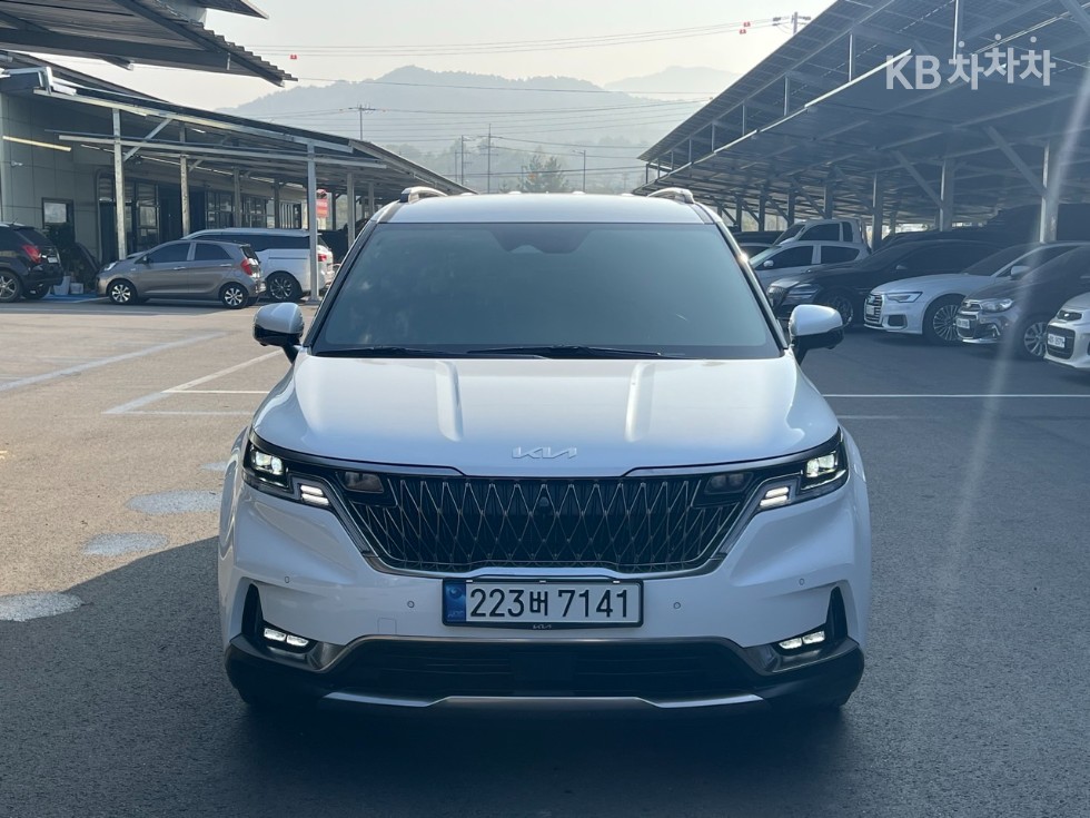 2023 - kia carnival