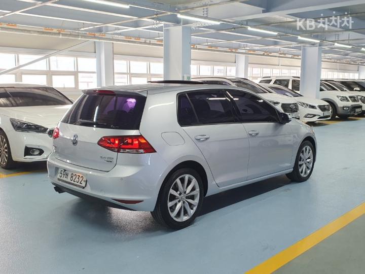 Volkswagen Golf 2.0 TDI MK7 6