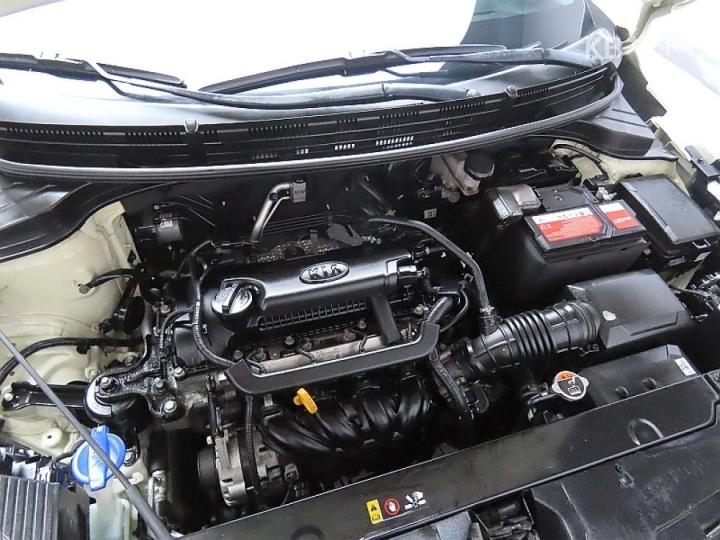 Kia Stonic Gasoline 1.4 MPI Trendy 8