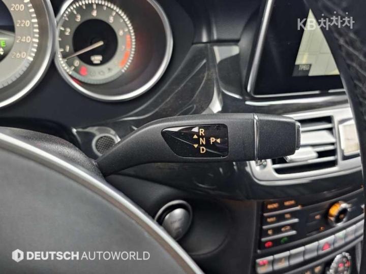 Mercedes-Benz CLS-Class W218 CLS400 W218 10