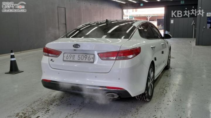 Kia K5 2.0 Gasoline MX Style Edition 3