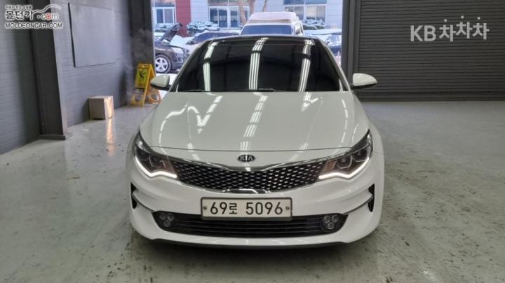 Kia K5 2.0 Gasoline MX Style Edition 4