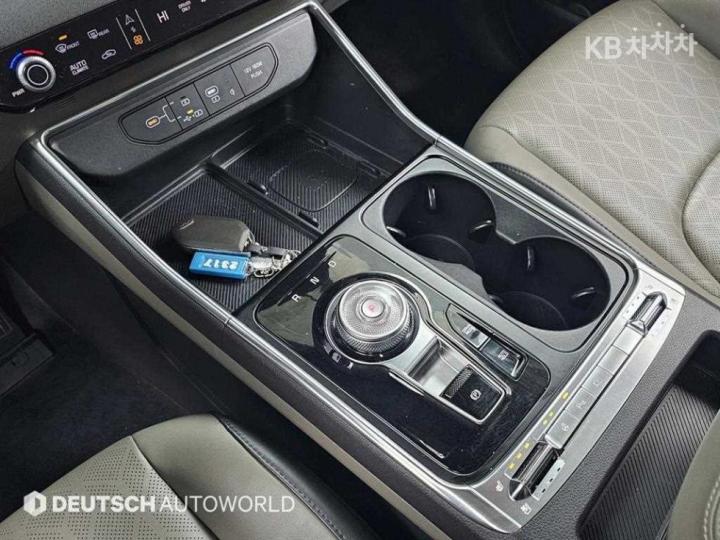 Kia Carnival Hybrid 1.6 HEV Noblesse 10