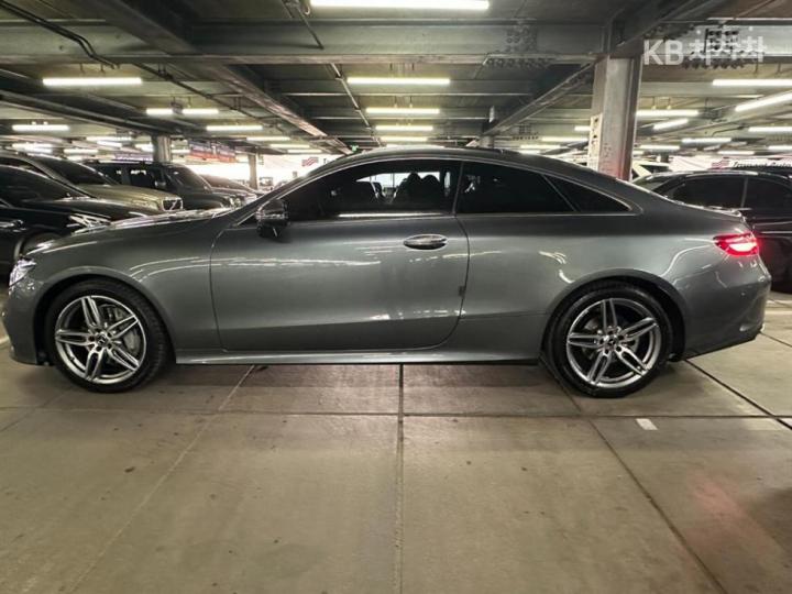 Mercedes-Benz E-Class W213 E220d COUPE 4