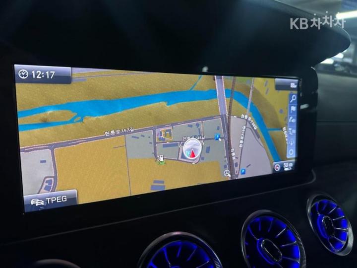 Mercedes-Benz E-Class W213 E220d COUPE 8