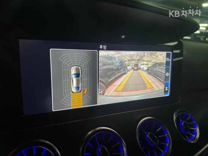 Mercedes-Benz E-Class W213 E220d COUPE 9