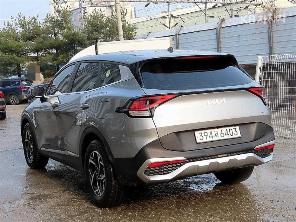 2023 - kia sportage