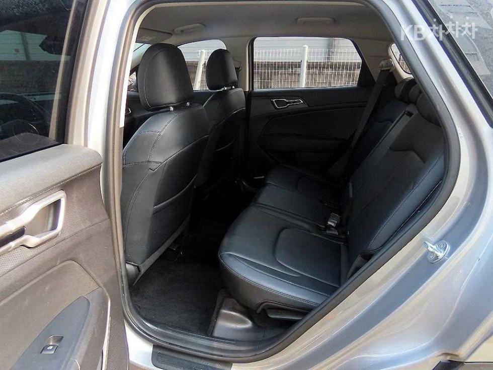 2023 - kia sportage