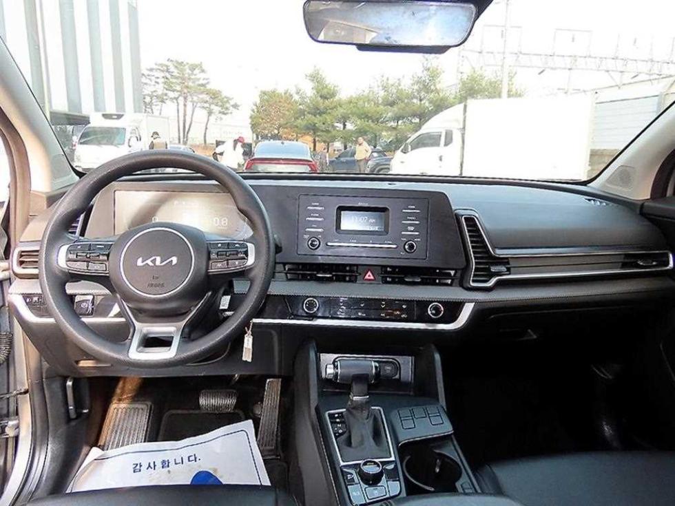 2023 - kia sportage