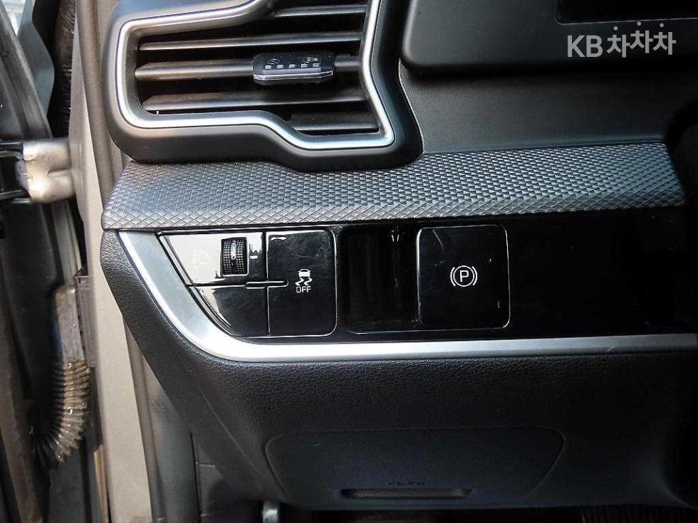 2023 - kia sportage