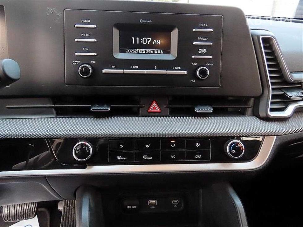2023 - kia sportage