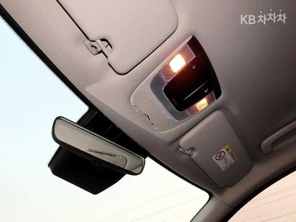 2023 - kia sportage