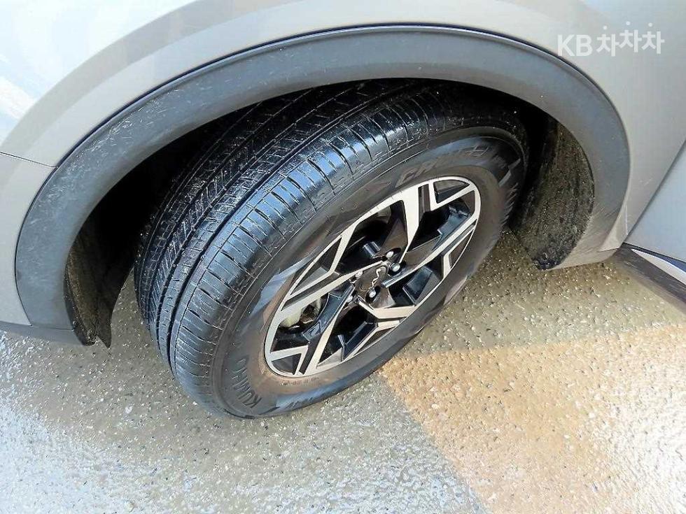 2023 - kia sportage