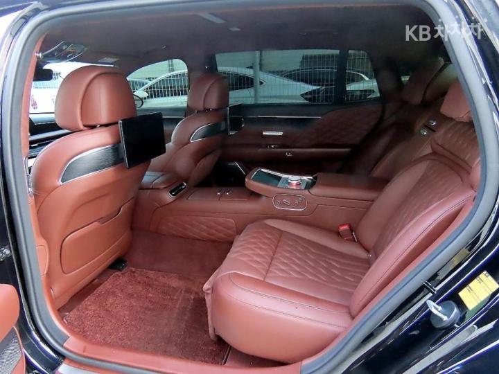 Genesis G90 RS4 3.5T e-S/ C AWD LWB Base Type 7