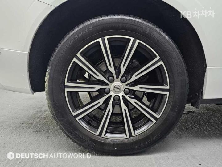 Volvo XC60 B5 Inscription 6