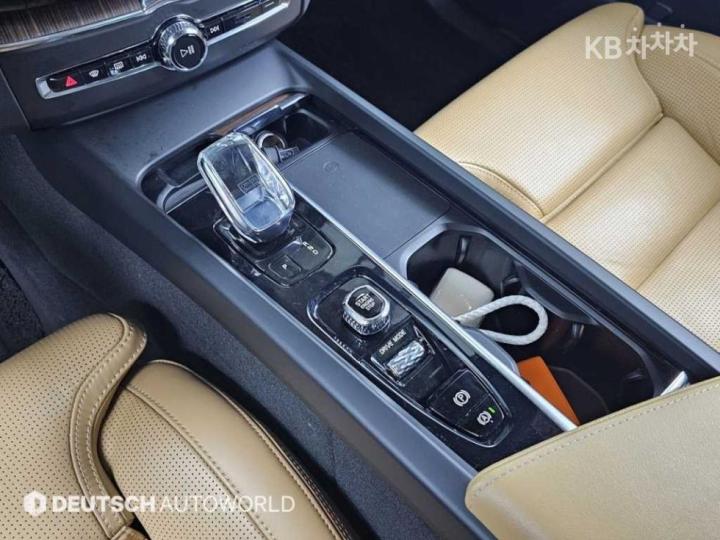 Volvo XC60 B5 Inscription 10