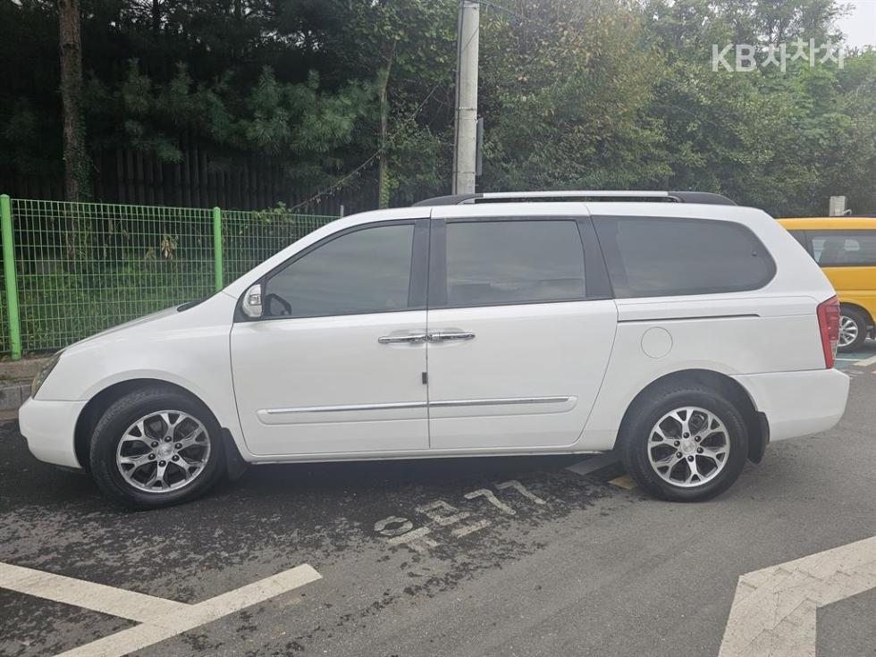 2013 - kia carnival