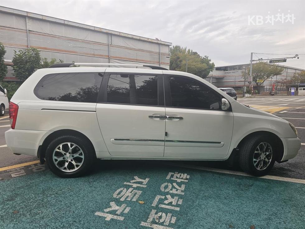 2013 - kia carnival