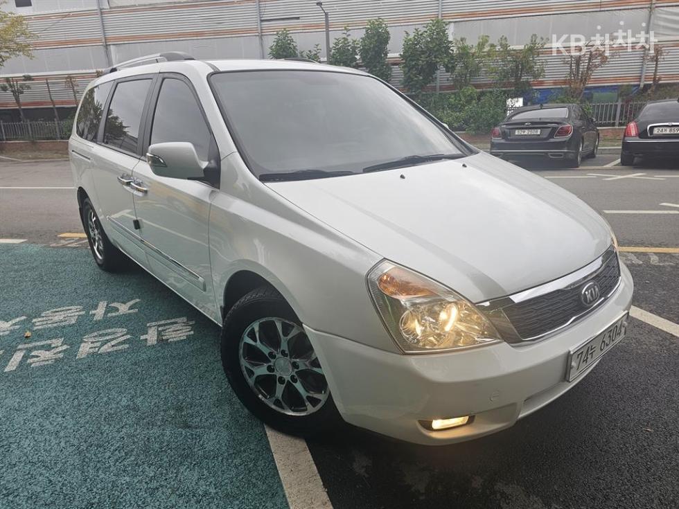 2013 - kia carnival