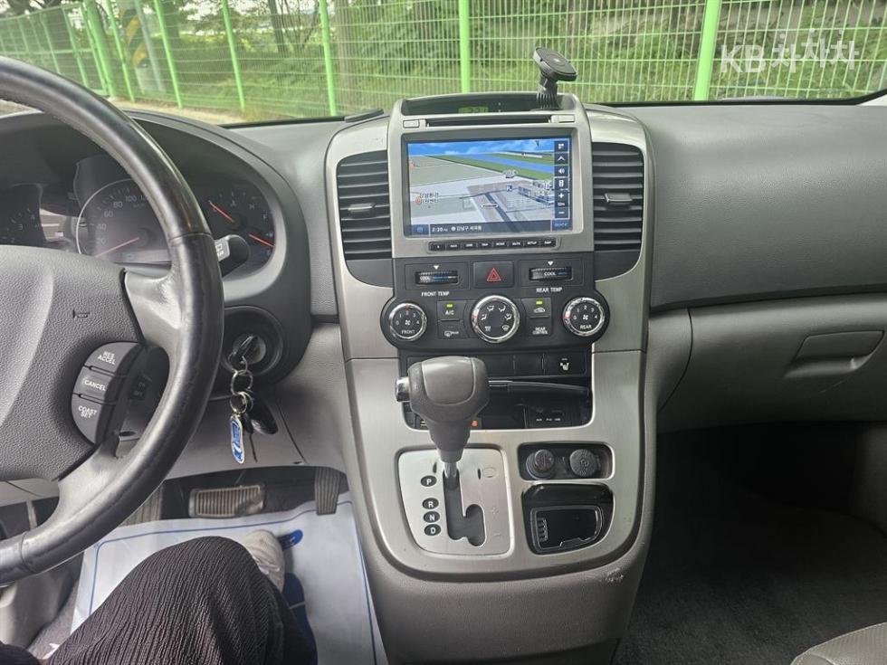 2013 - kia carnival