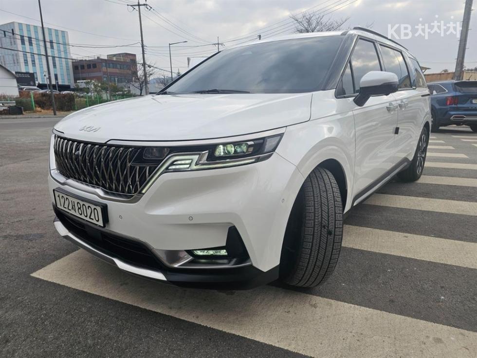 2023 - kia carnival