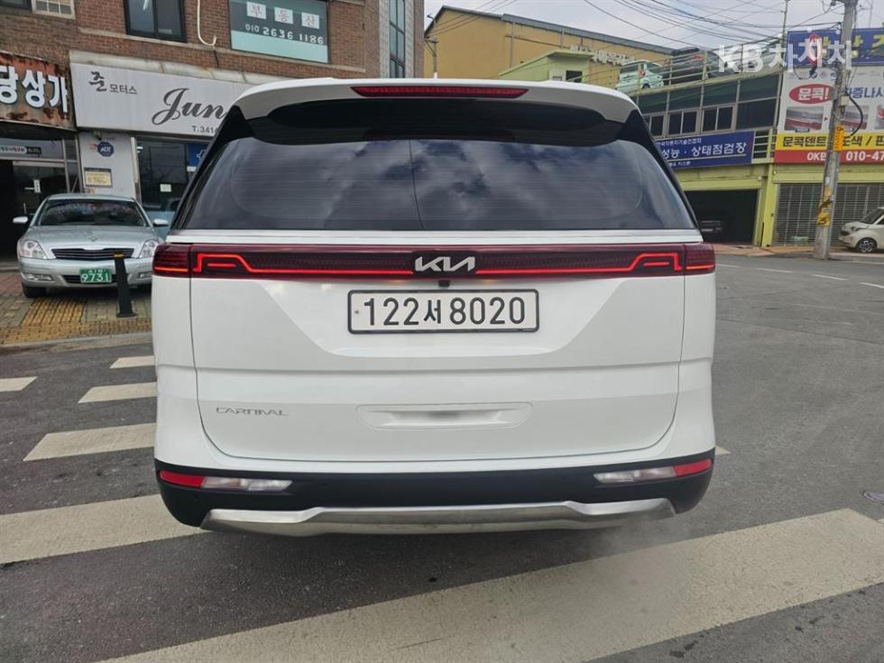 2023 - kia carnival