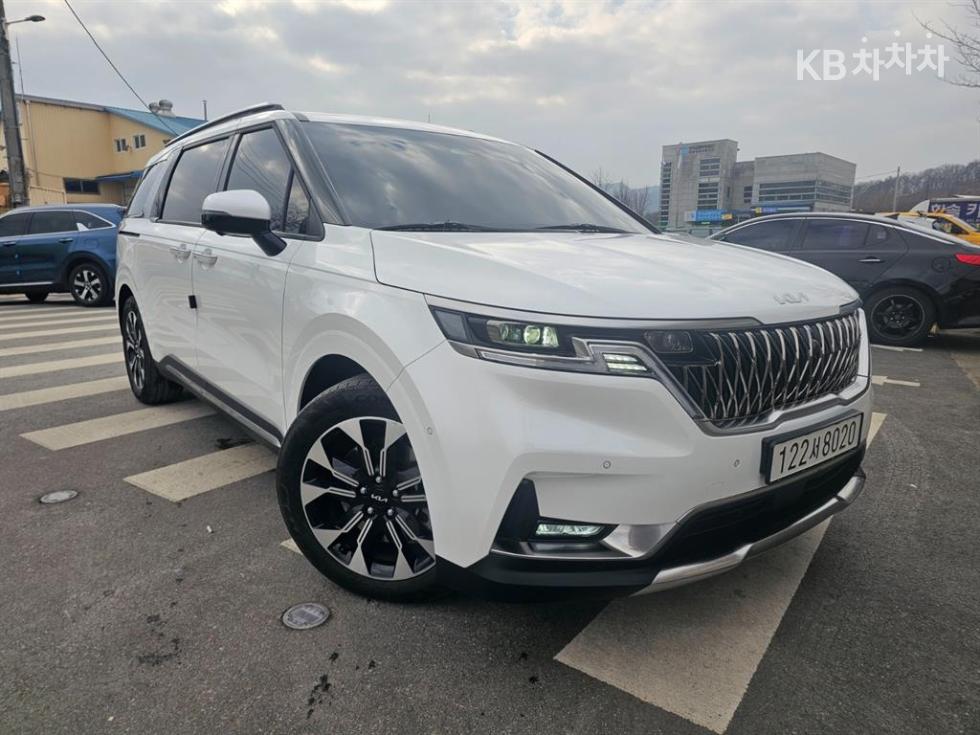 2023 - kia carnival
