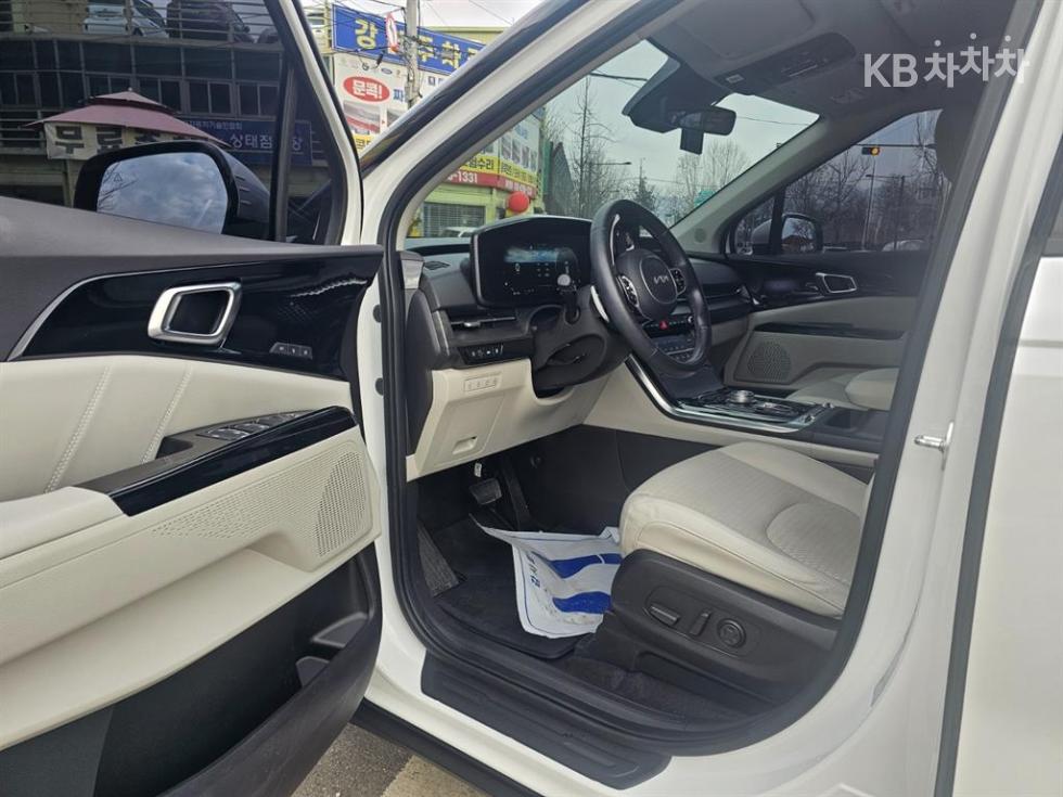 2023 - kia carnival