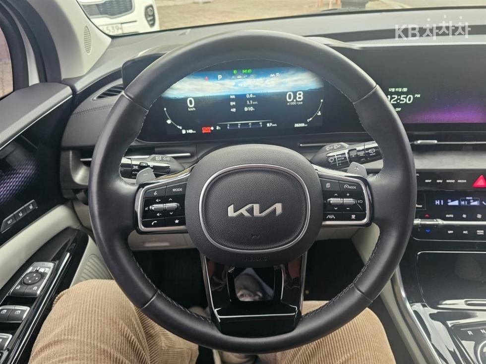 2023 - kia carnival