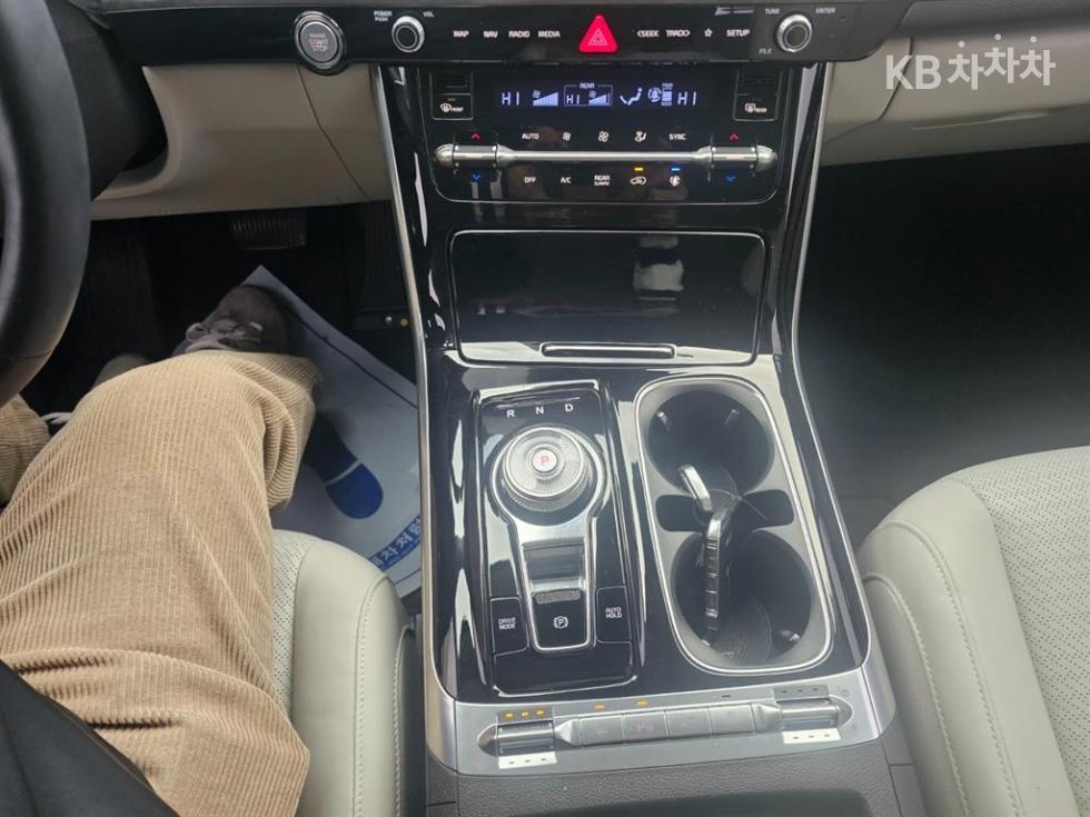 2023 - kia carnival