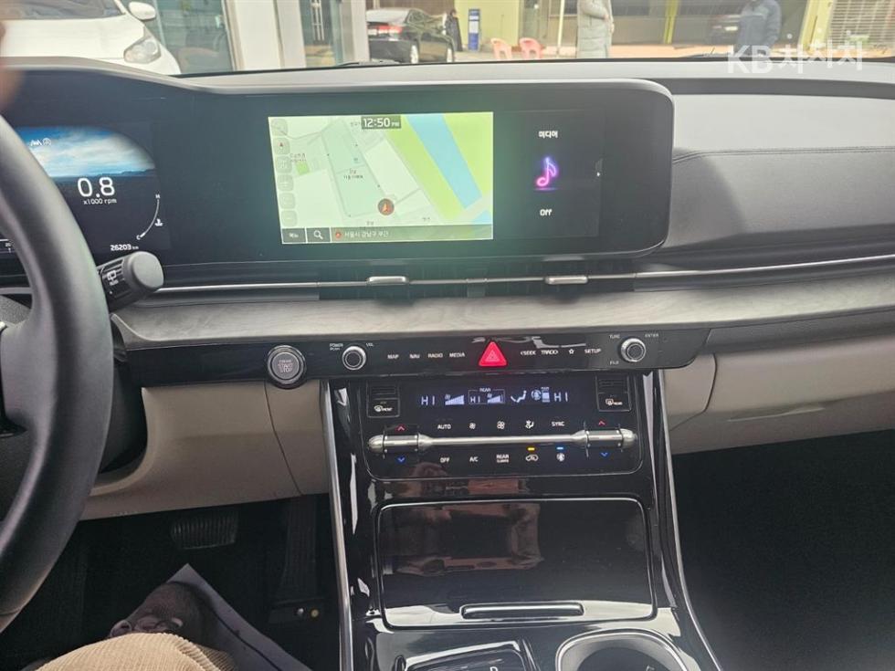 2023 - kia carnival