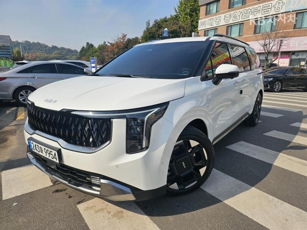2025 - kia carnival