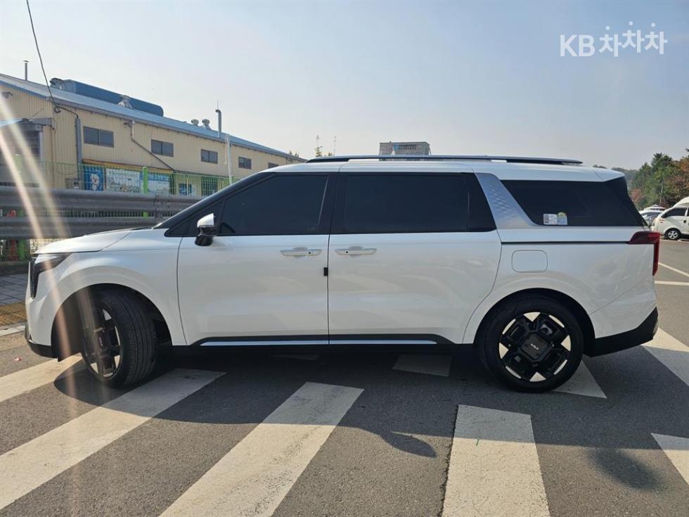 2025 - kia carnival