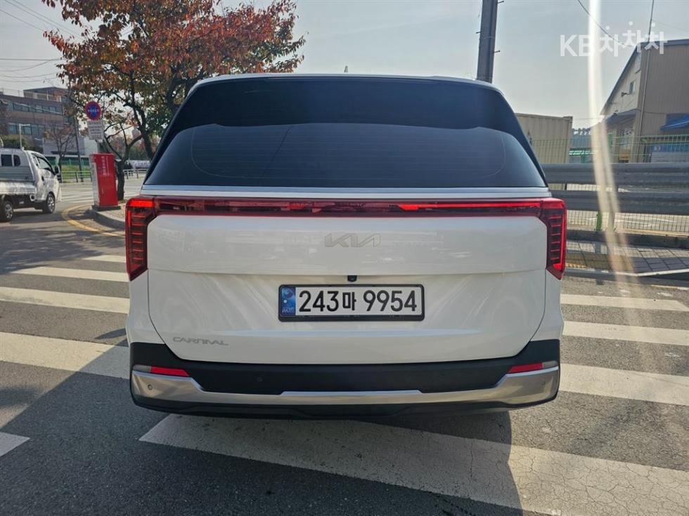 2025 - kia carnival
