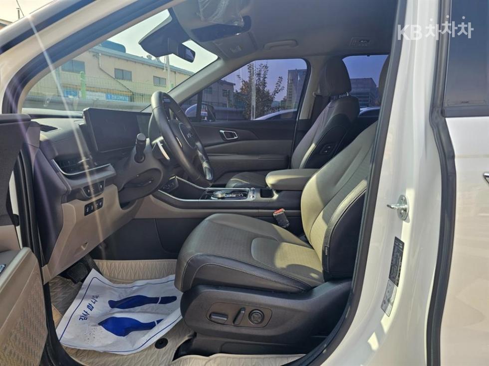2025 - kia carnival