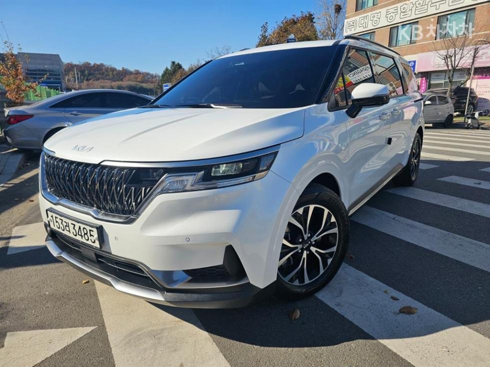 2022 - kia carnival