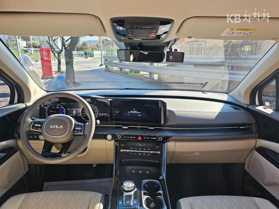 2022 - kia carnival