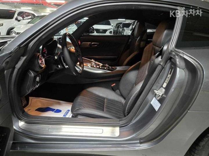 Mercedes-Benz AMG GT S 7