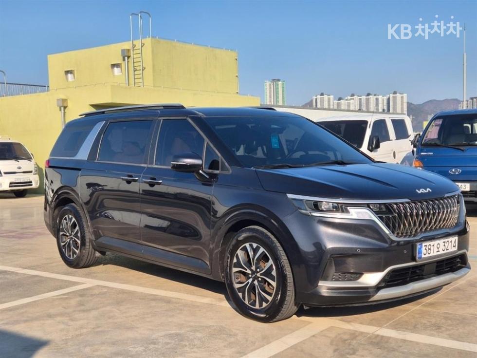 2022 - kia carnival