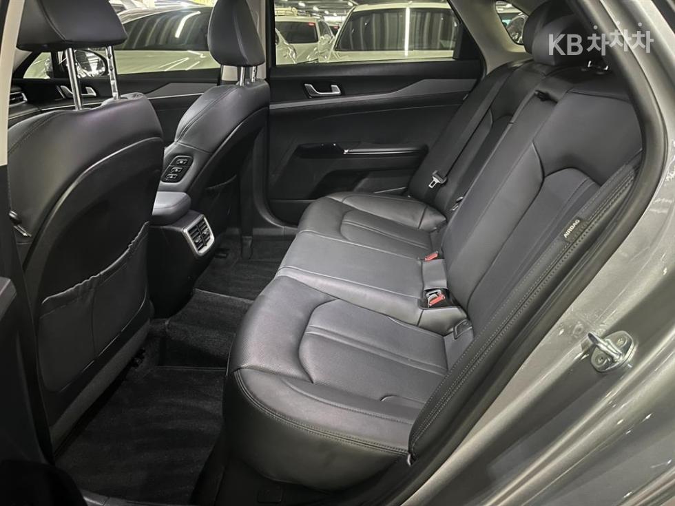 2021 - kia k5