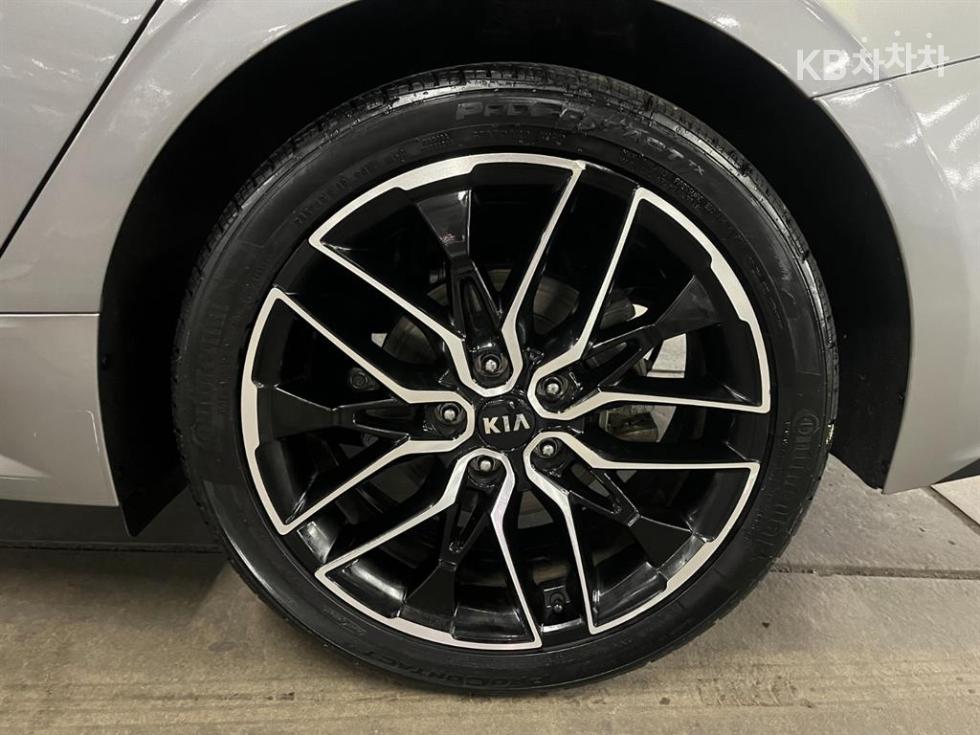2021 - kia k5