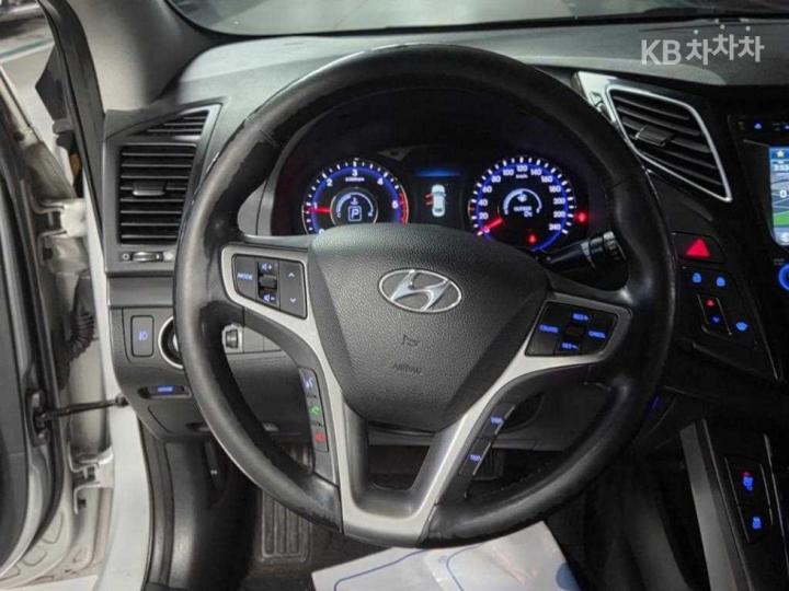 Hyundai i40 Saloon 1.7 VGT PYL 9