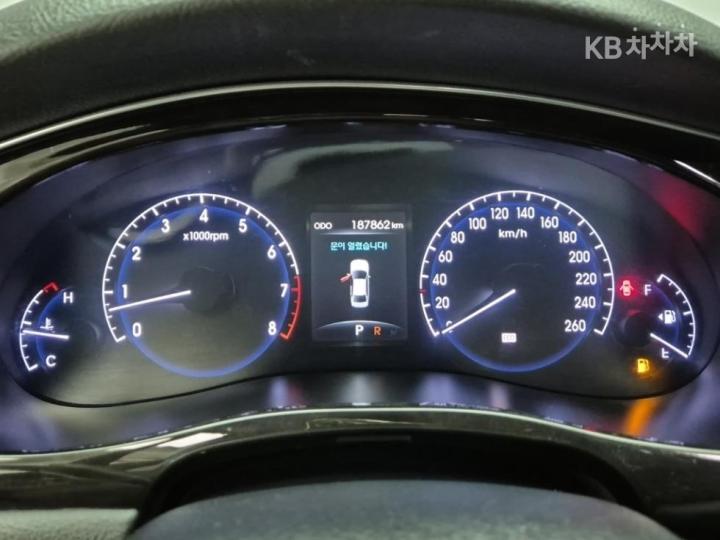 Hyundai Genesis BH330 LUXURY Base Type 7